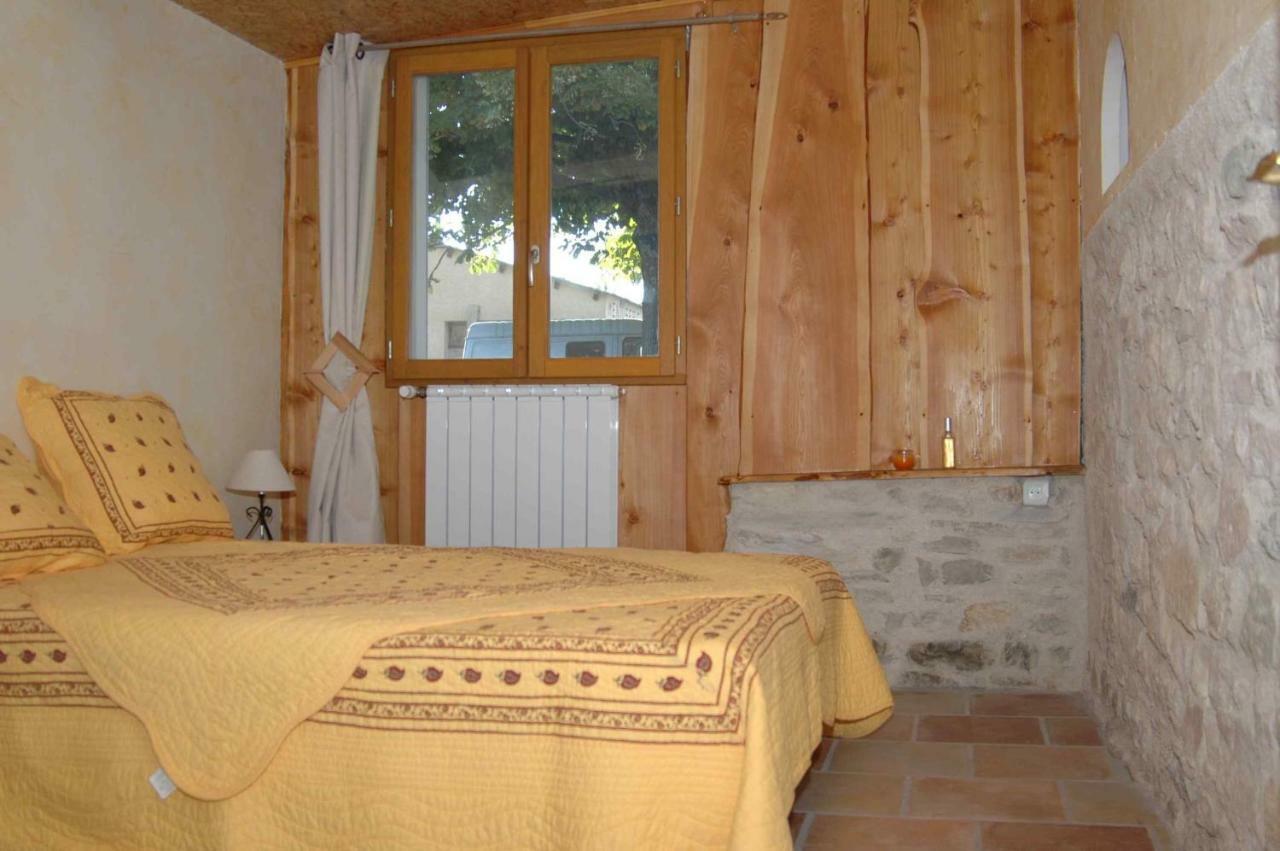 Gite Provence Luberon -Paca- Acces Pmr-Ancv Revest-des-Brousses Экстерьер фото