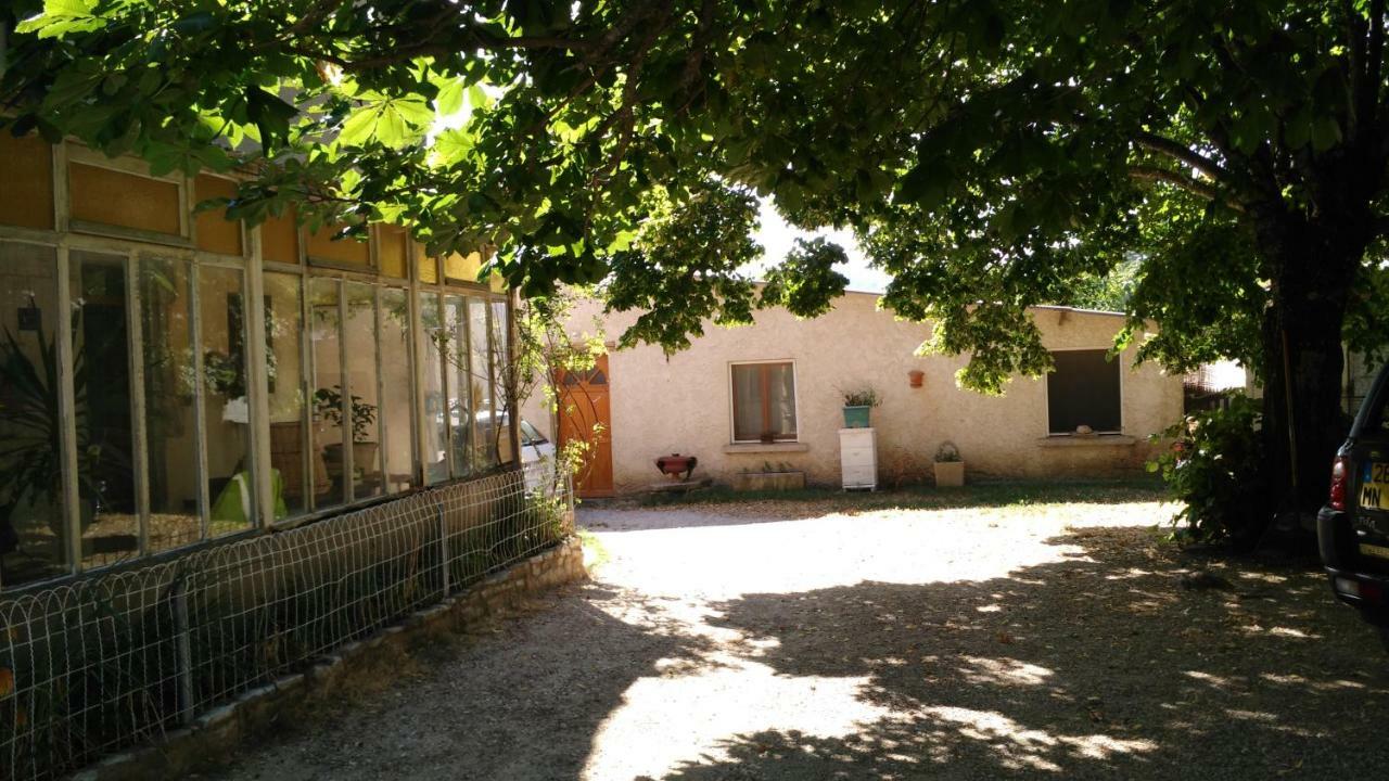 Gite Provence Luberon -Paca- Acces Pmr-Ancv Revest-des-Brousses Экстерьер фото